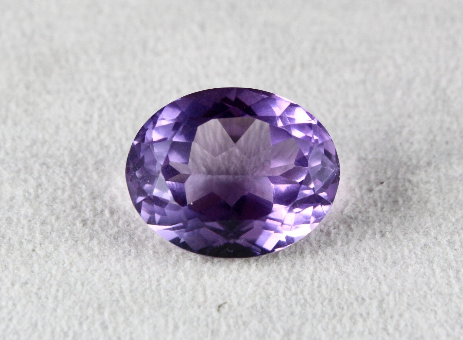 Natural Amethyst Oval Cut 21mm 25.37ct Purple Gemstone For Pendant Ring