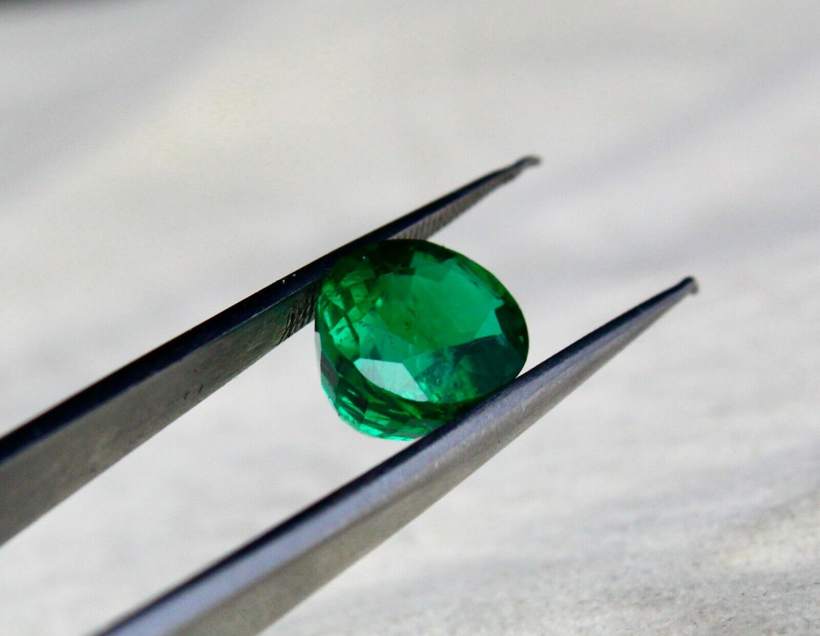 Top Natural Emerald Oval Cut 3.86 Carats 11X8mm Precious Gemstone Ring Pendant