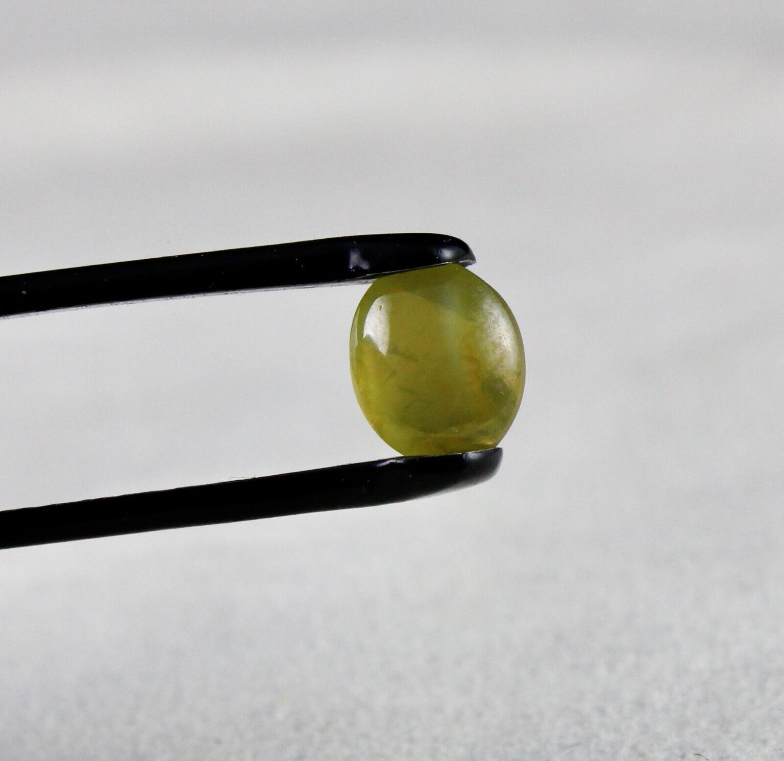 Natural Chrysoberyl Cat's Eye Cabochon 2.51 Cts loose Gemstone For Ring Pendant