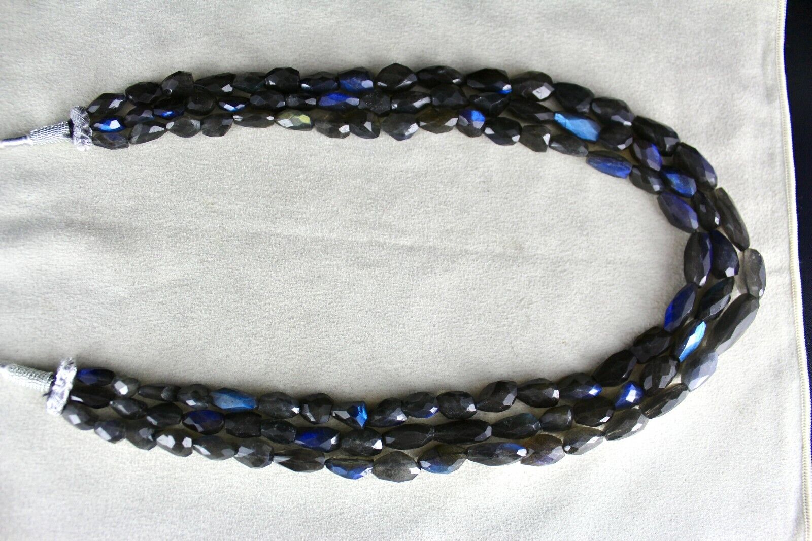 NATURAL BLACK LABRADORITE FACETED TUMBLE 3 LINE 688 CTS GEMSTONE BEADS NECKLACE