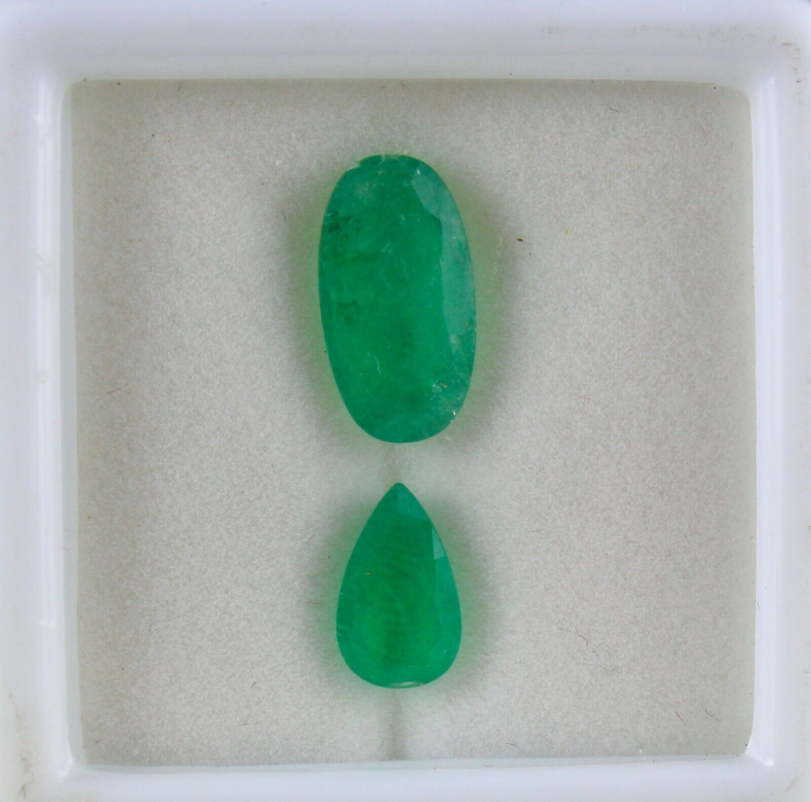 Natural Colombian Emerald Oval Pear Cut 2 Pcs 5.60 Cts Gemstone Pendant Design