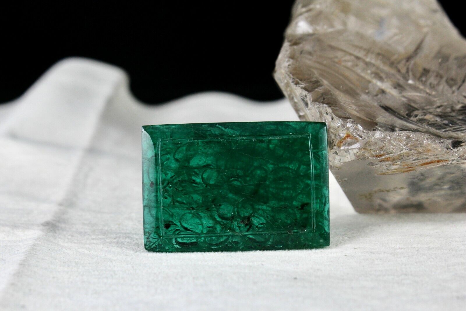 NATURAL ZAMBIAN EMERALD CARVED RECTANGLE 76.67 CARATS 26x38 MM GEMSTONE PENDANT