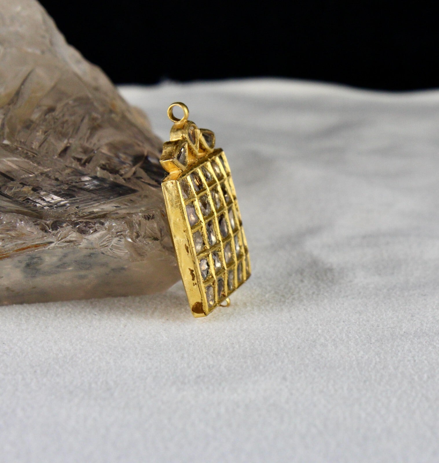 Certified Old Museum Jadau Natural Flat Diamond 10ct 22k Gold Carved Pendant