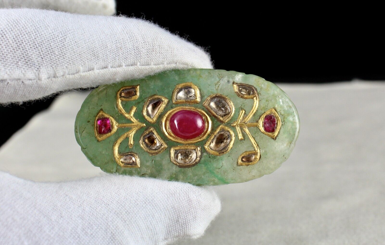 MUGHAL BEST EMERALD QUARTZ CARVED GEMSTONE STUDDED WITH RUBY DIAMOND 22K GOLD