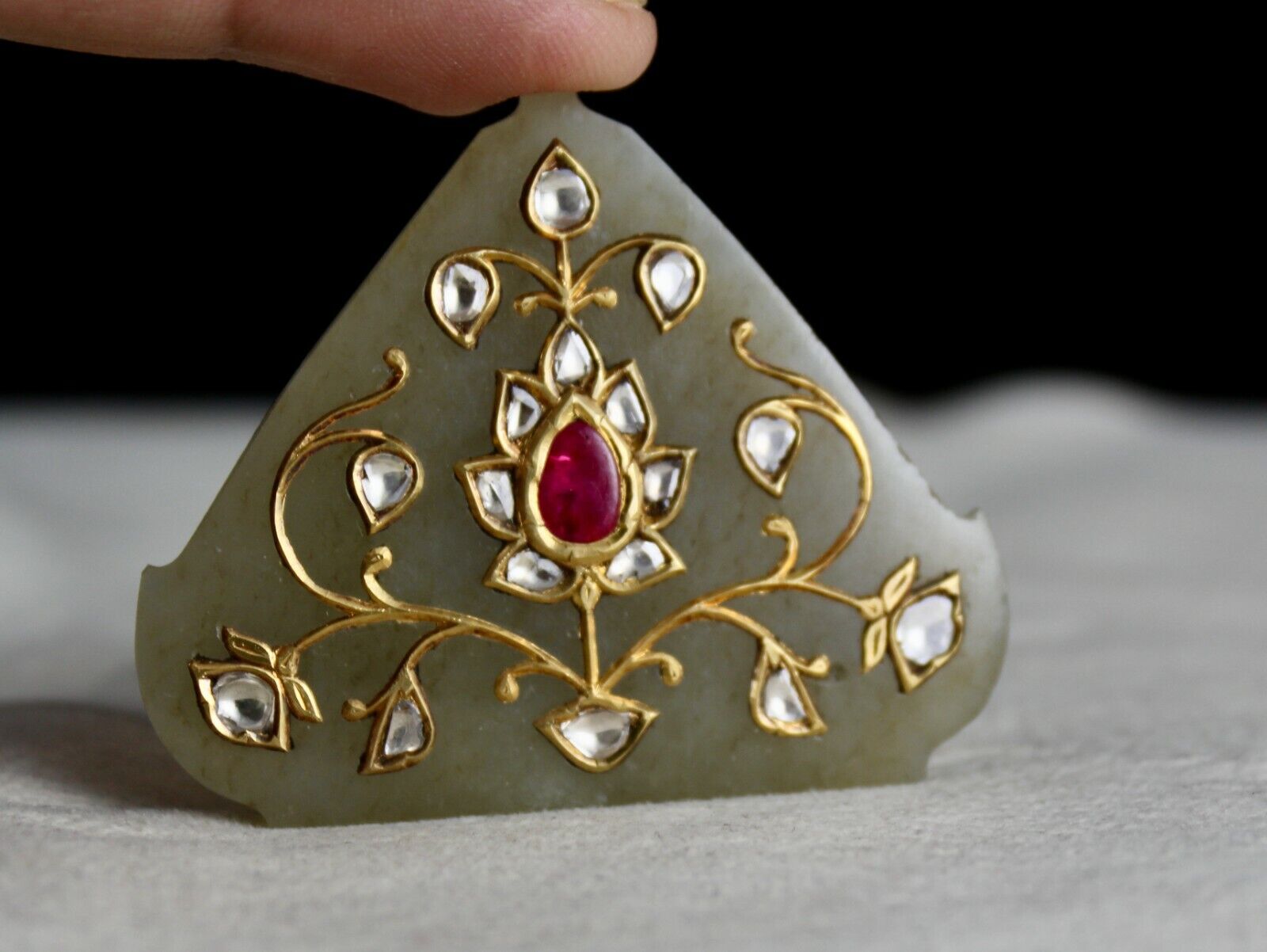 ANTIQUE PERSIAN NEPHRITE JADE FLAT DIAMOND NATURAL RUBY 22K YELLOW GOLD PENDANT