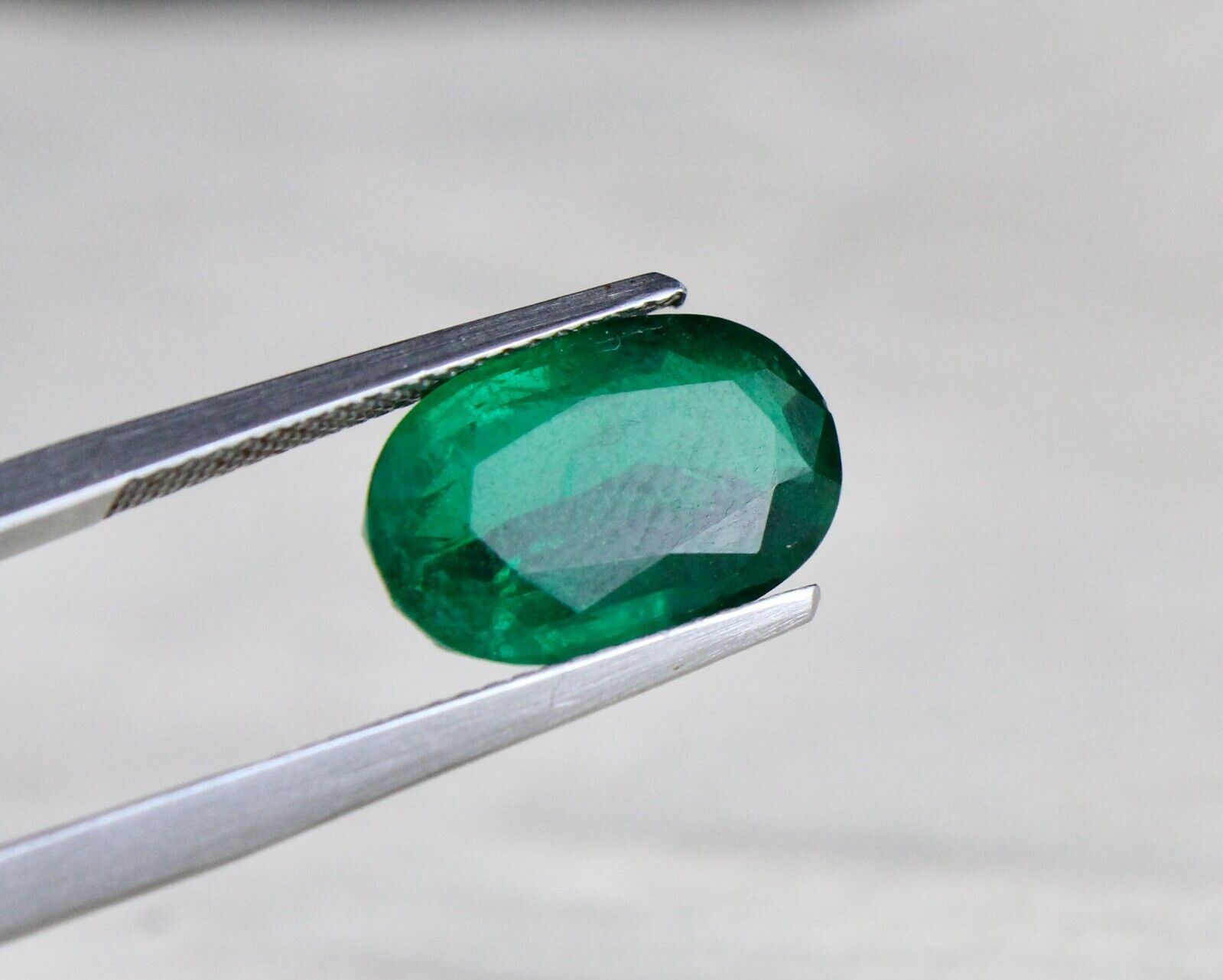 Natural Emerald Oval Cut 14X9mm 5.20 Ct Loose Green Gemstone Design Ring Pendant