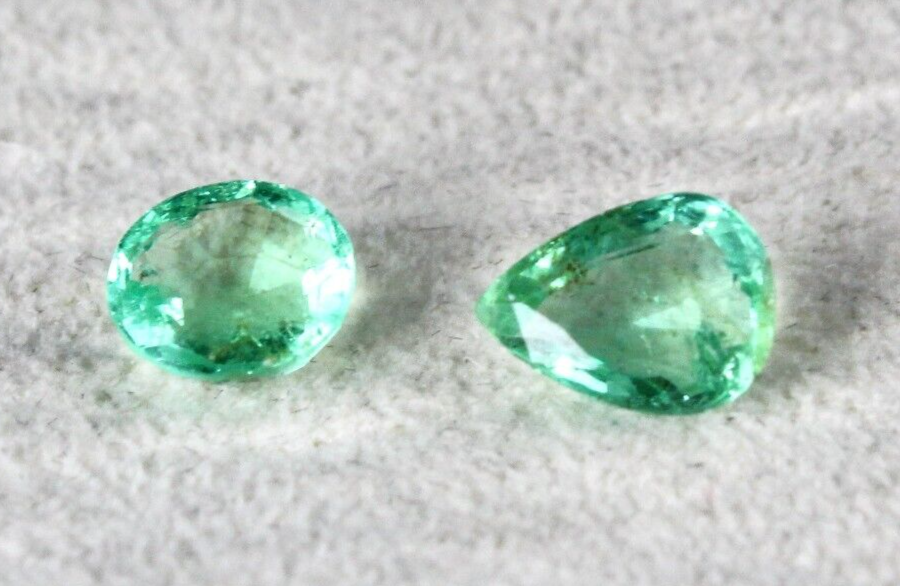 NATURAL COLOMBIAN EMERALD PEAR & OVAL CUT 2 PCS 1.76 CTS GEMSTONE PENDANT RING