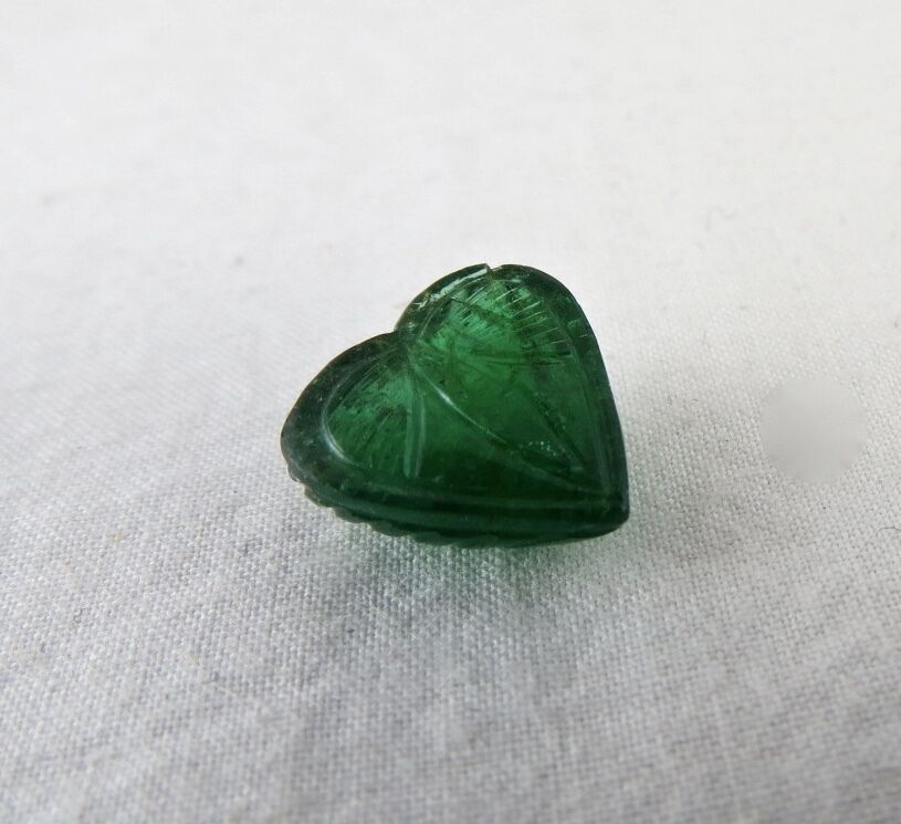 Natural Zambia Emerald Heart Carved 4.99 Ct Cabochon Gemstone For Ring Pendant