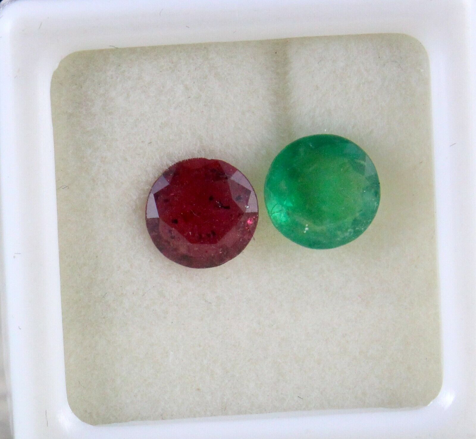 Natural Emerald Ruby Round Cut 2 Pcs 2.25 Carats Gemstone Designing Ring Pendant