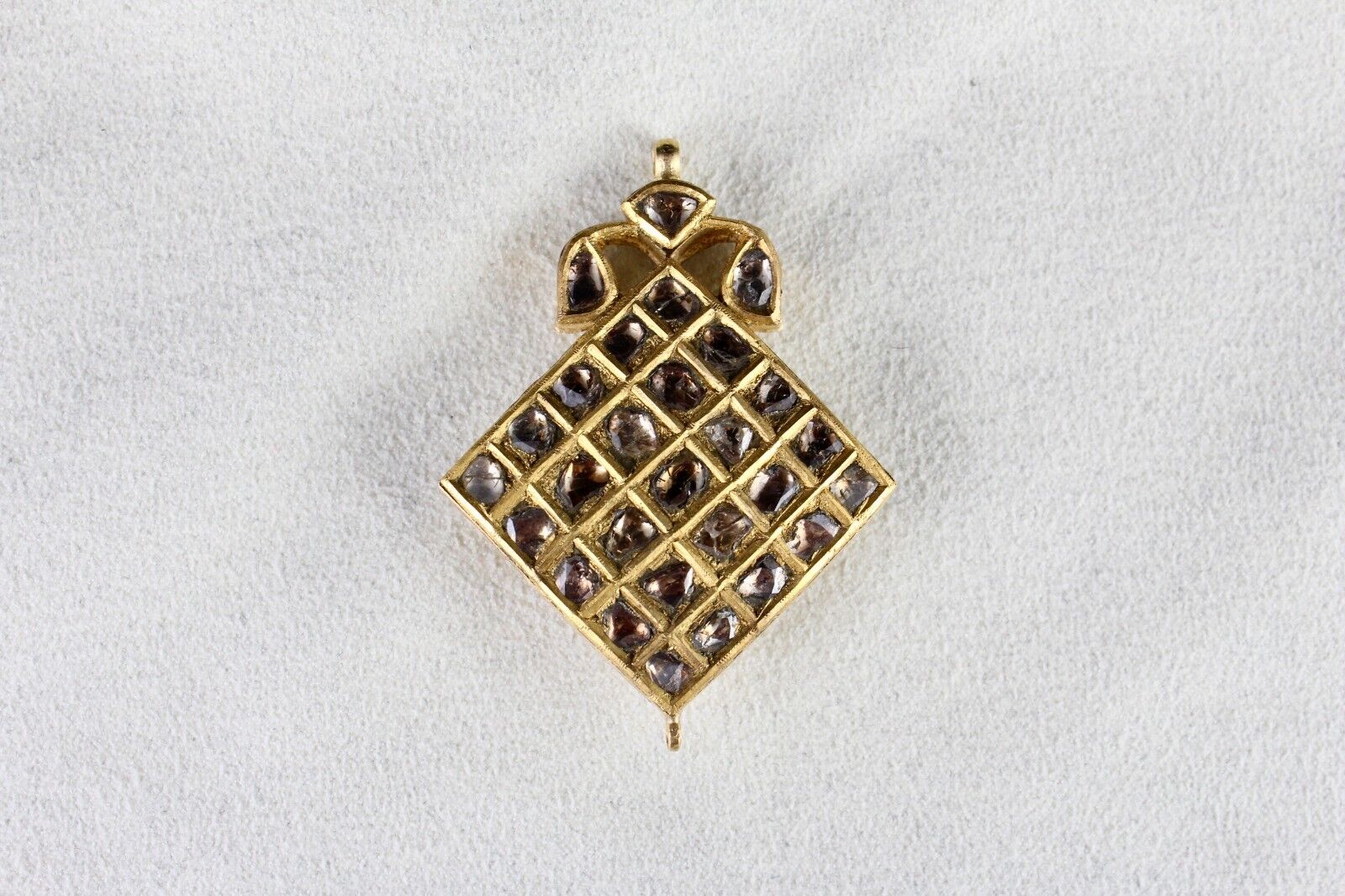 OLD MUESEM FINE JADAU NATURAL FLAT DIAMOND STUDDED 22K GOLD CARVED PENDANT