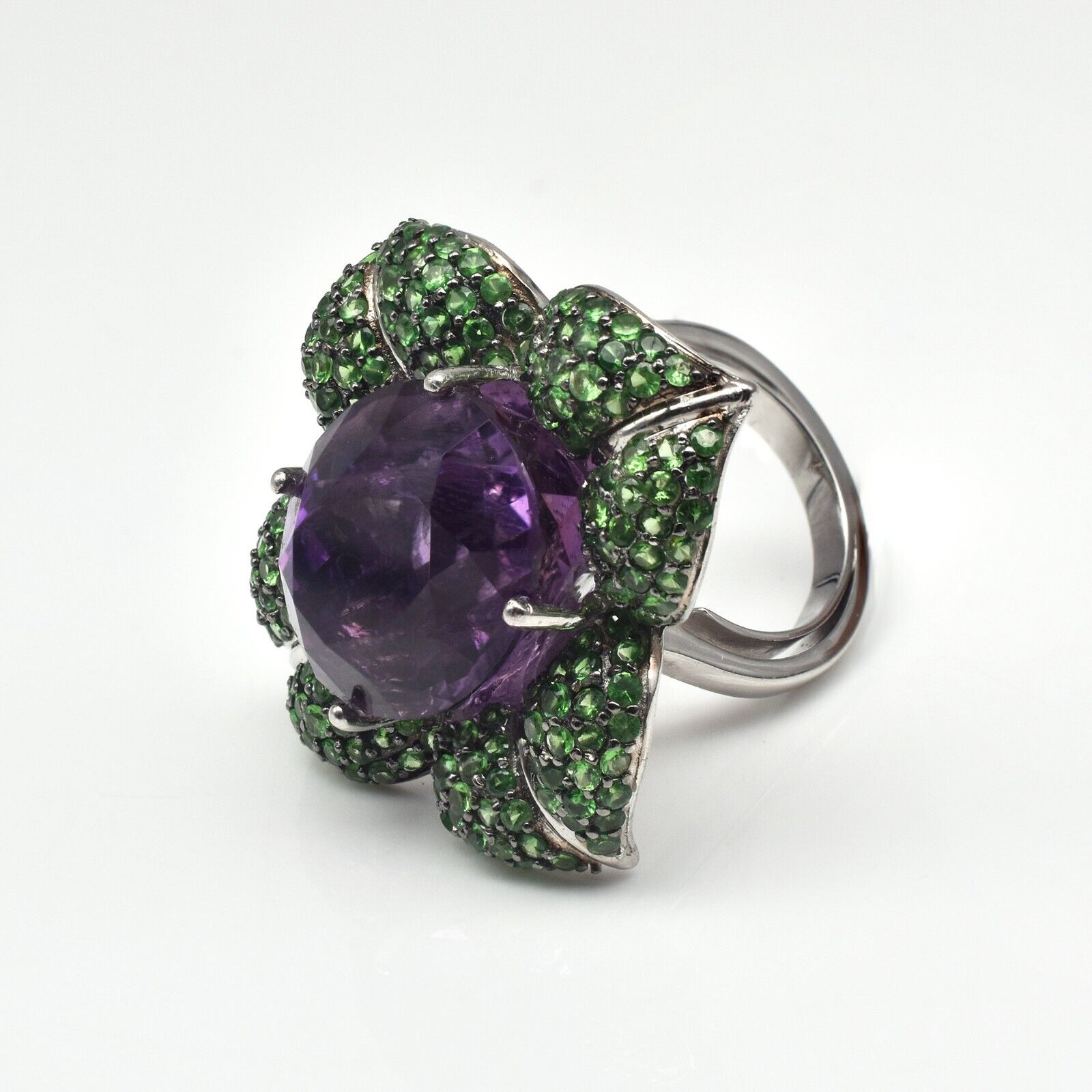 Stylish Natural Amethyst Oval Green Tsavorite Cut Sterling Silver Cocktail Ring