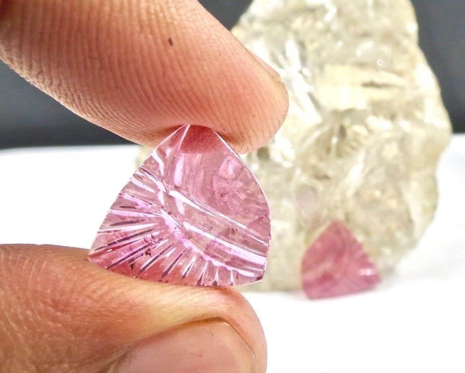 NATURAL PINK TOURMALINE CARVED LEAVES 9.07 CARATS GEMSTONE FOR EARRING PENDANT 