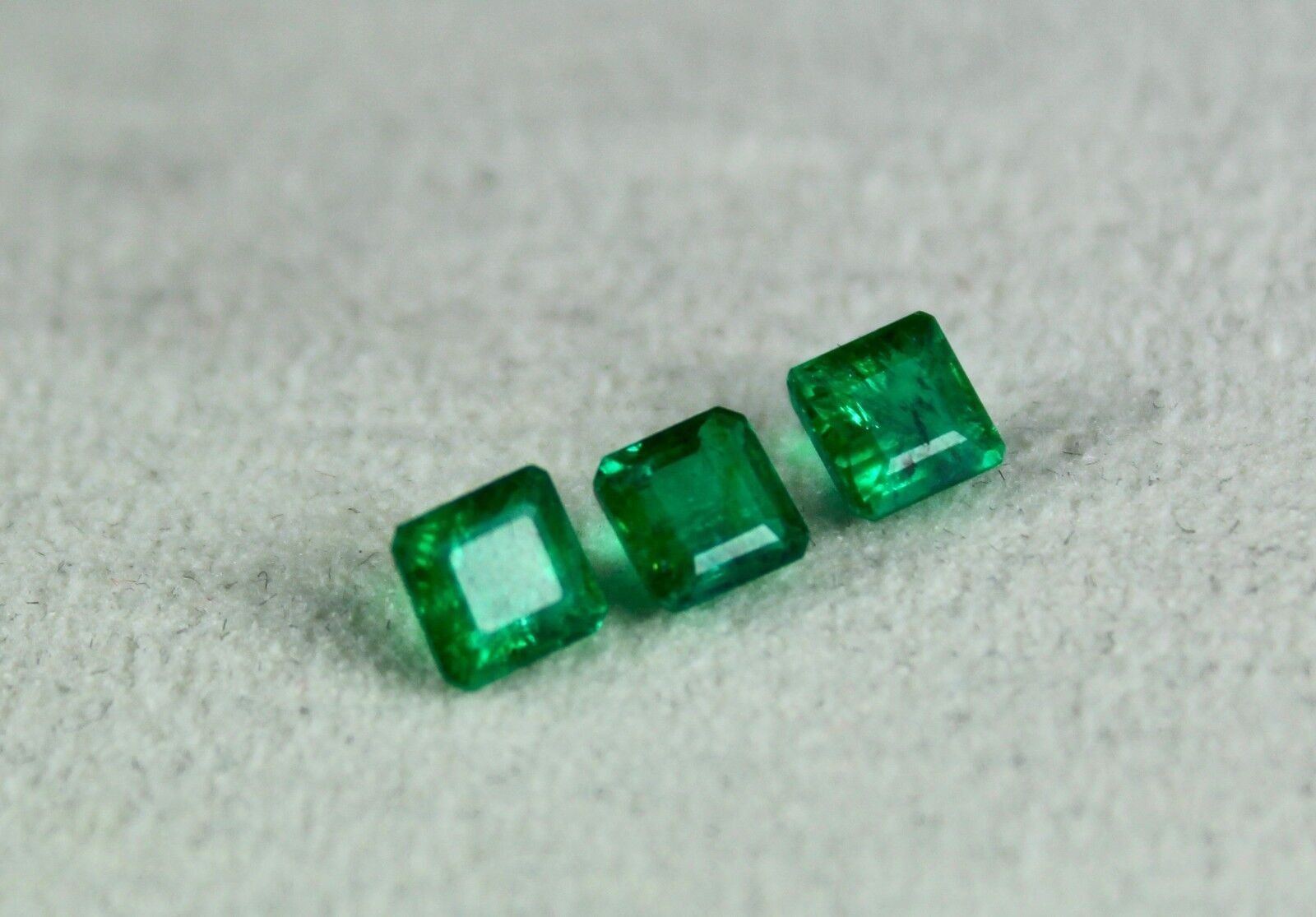 Earthmined Natural Emerald 5mm Square Cut 3 Pcs 2.08 Cts Gemstone Designing Ring