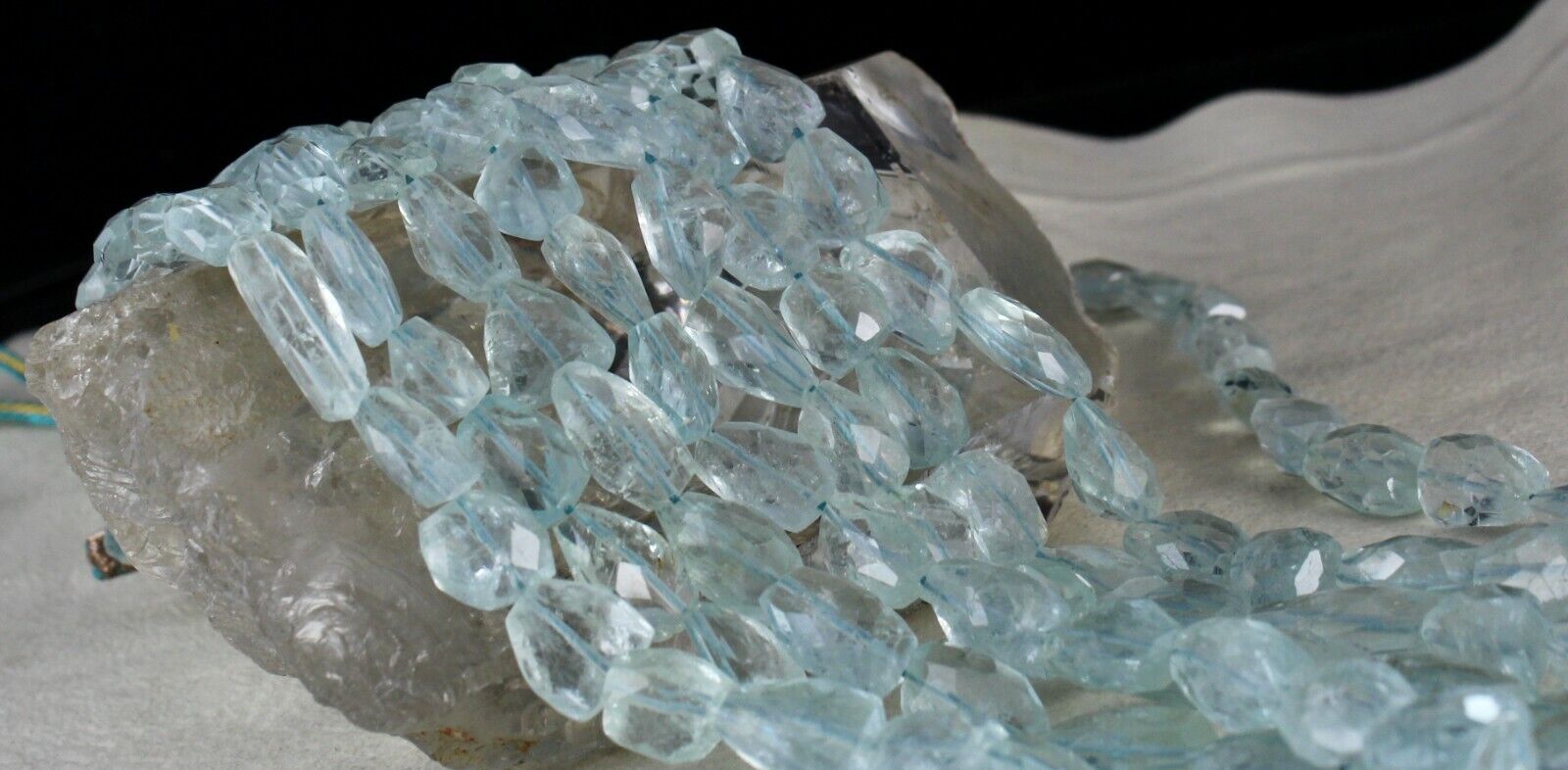 NATURAL BLUE AQUAMARINE FACETED TUMBLE  BEADS 4 LINE 1061 CARATS FINEST NECKLACE