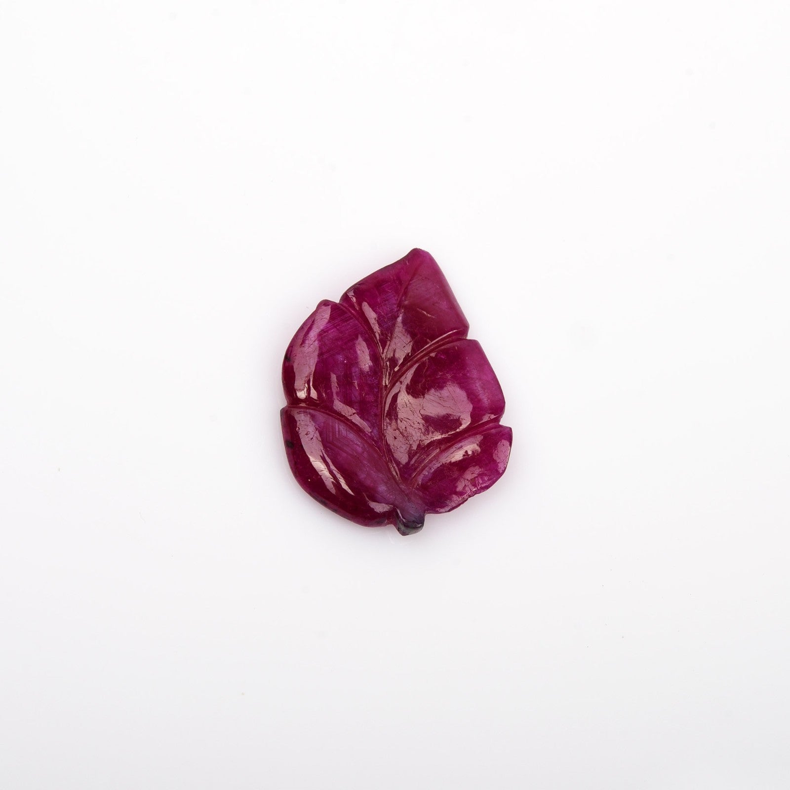 Certified Natural Untreated Ruby Carved Leaf Gemstone 7.18 Ct For Ring Pendant