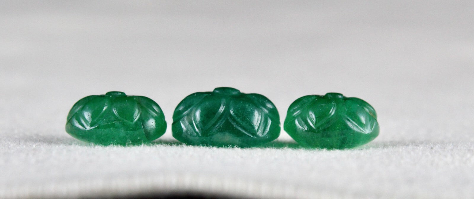 Certified Natural Zambia Emerald Carved 11.72 Ct Cabochon Gemstone For Ring