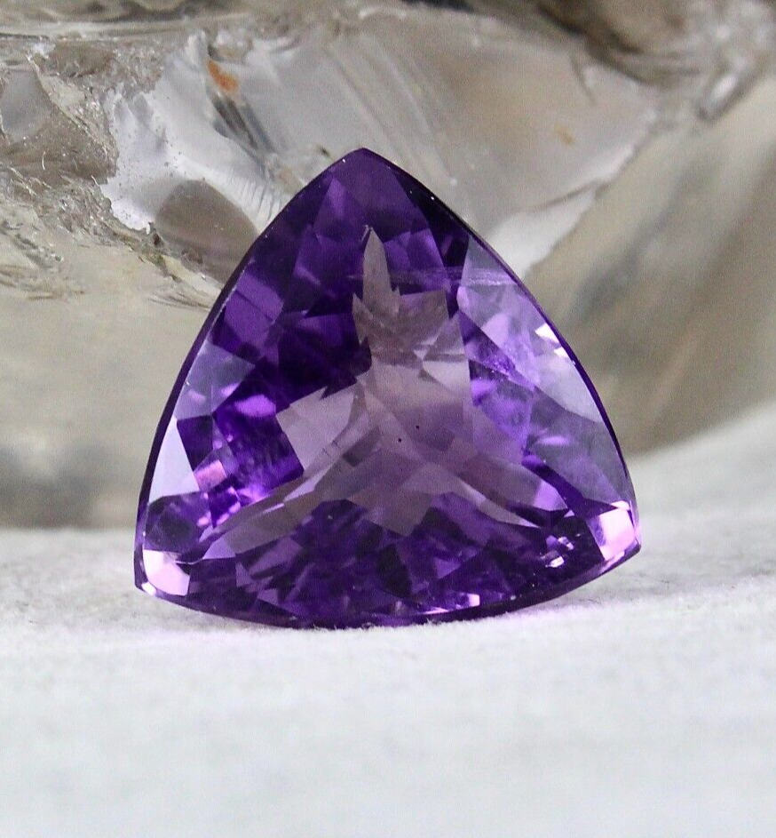 NATURAL BRAZILIAN AMETHYST TRILLION CUT 15.65 CTS GEMSTONE FOR RING PENDANT