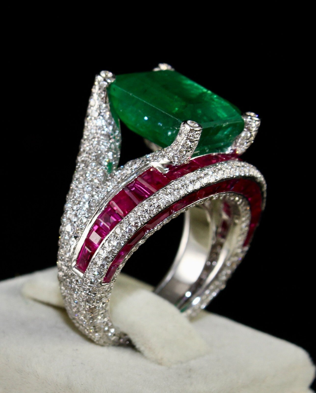 Certified Emerald Ruby Cut Natural Diamond 10ct 18k Gold Cocktail Ring