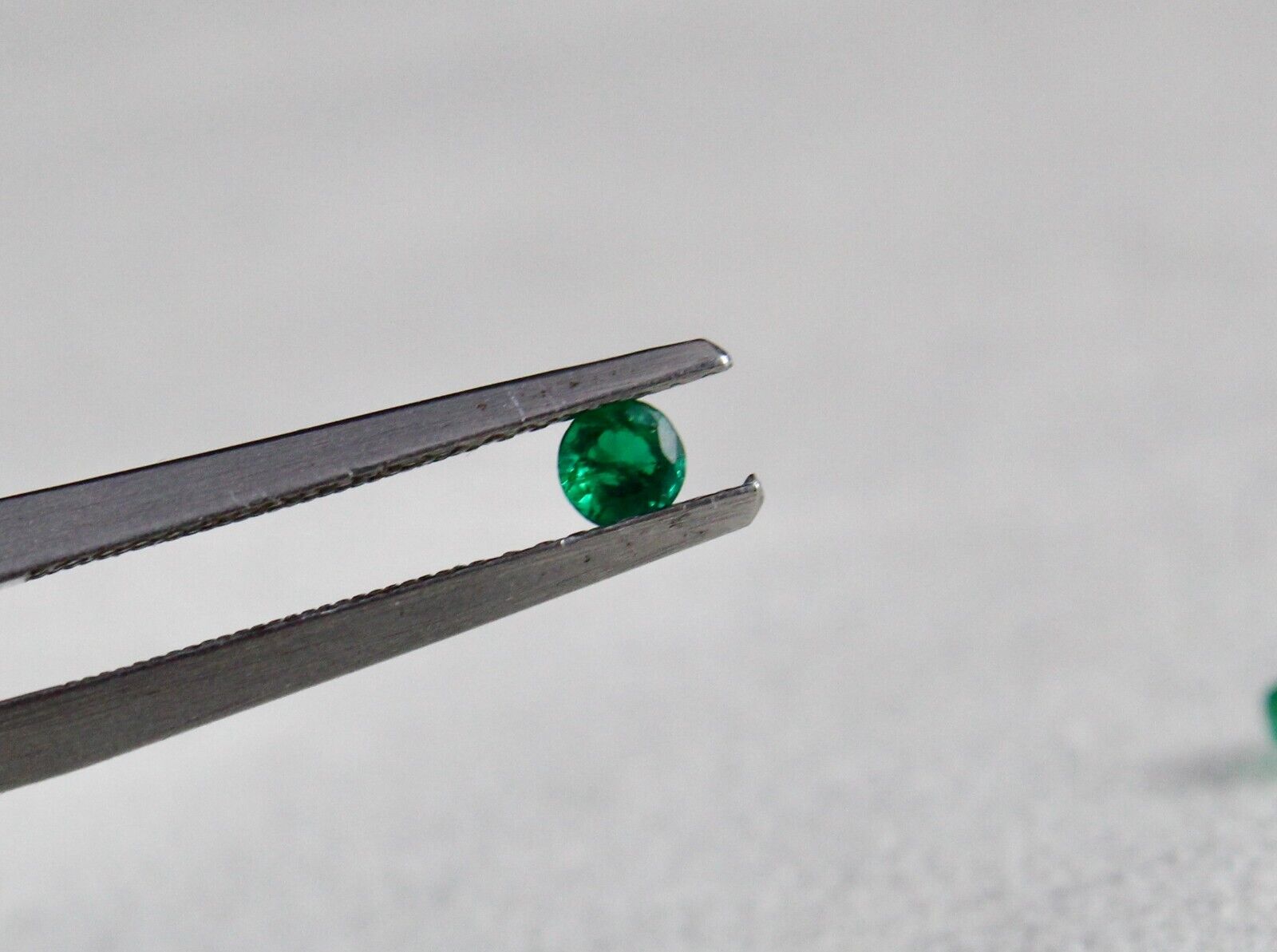 Natural Zambian EMERALD Round Cut 90 pc 12.75 Carats 3.80-2.90 mm Loose Gemstone