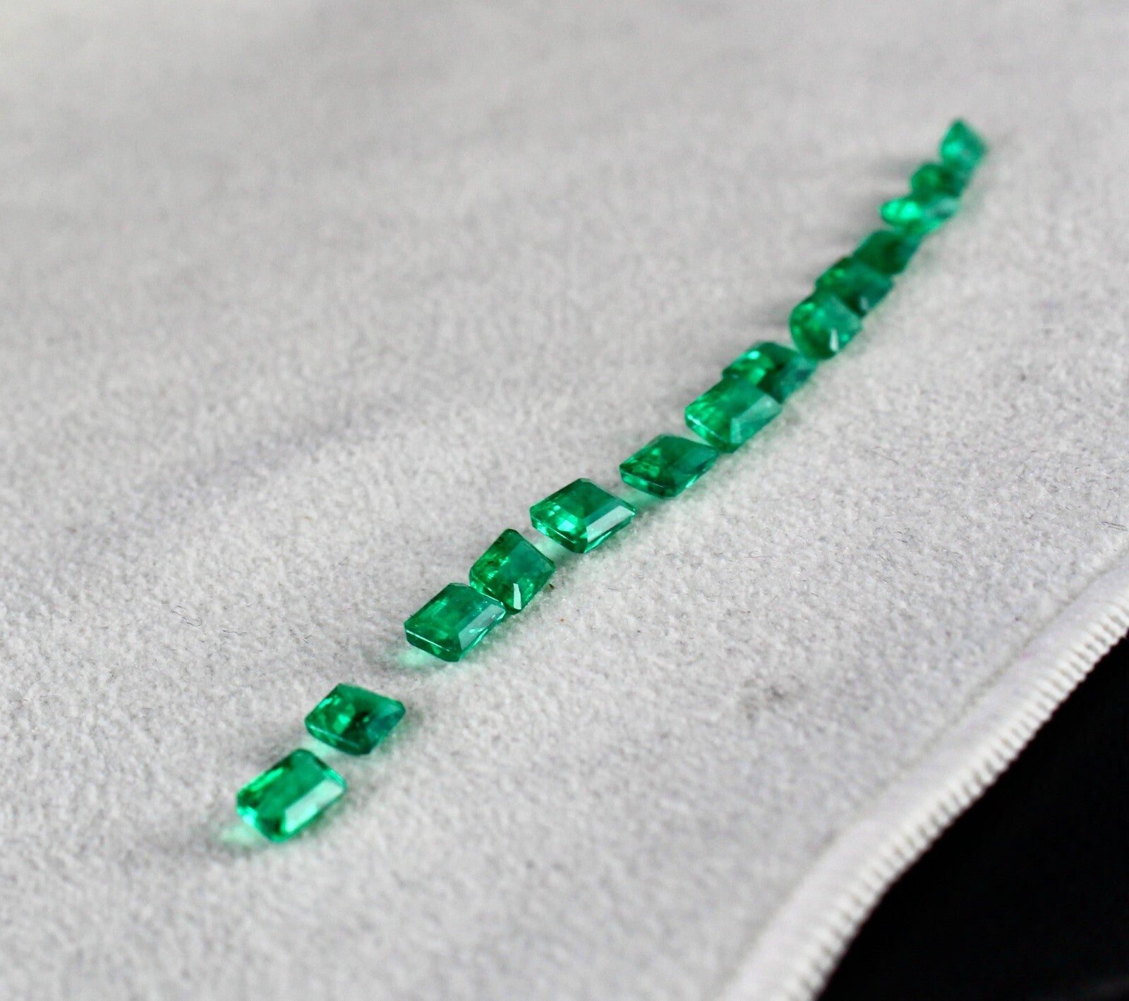 Certified Natural Emerald Antique Gemstone 6.51ct Sterling Silver Bracelet