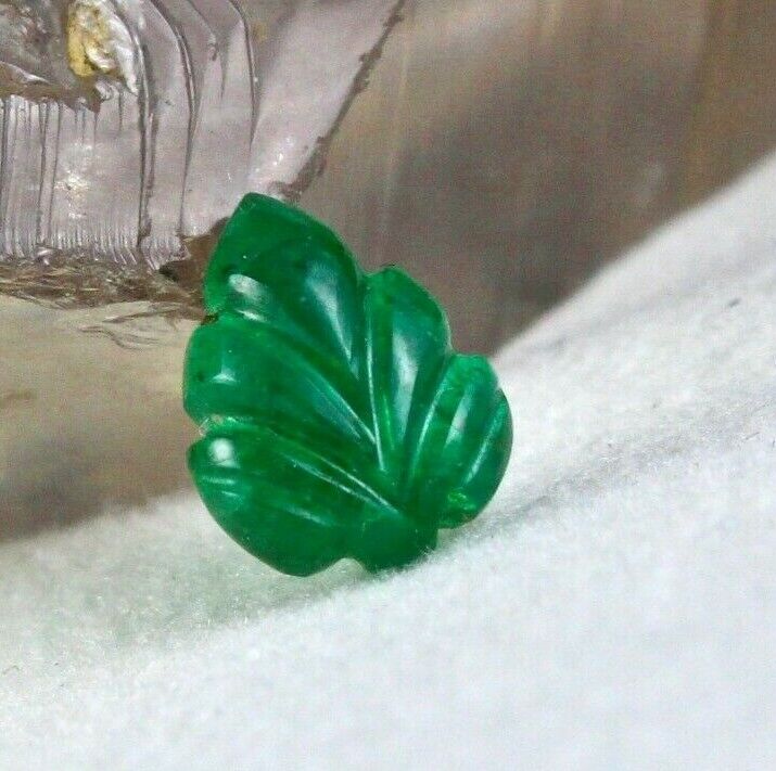 ZAMBIA NATURAL EMERALD CARVED LEAF 1.64 CARATS GEMSTONE FOR RING PENDANT DESIGN