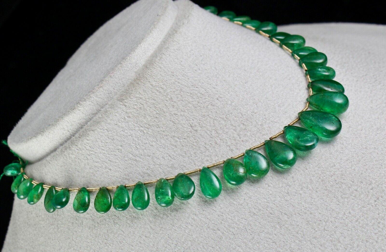 Natural Zambia Emerald Teardrop 35 Pc 83.20 Ct Gemstone Hanging Necklace