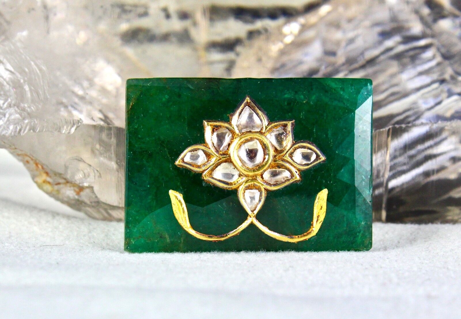 Natural Zambia Emerald Cabochon Flat Diamond 22K Gold Old Indian Antique Pendant