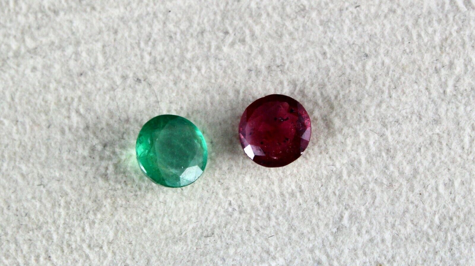 Natural Emerald Ruby Round Cut 2 Pcs 2.25 Carats Gemstone Designing Ring Pendant