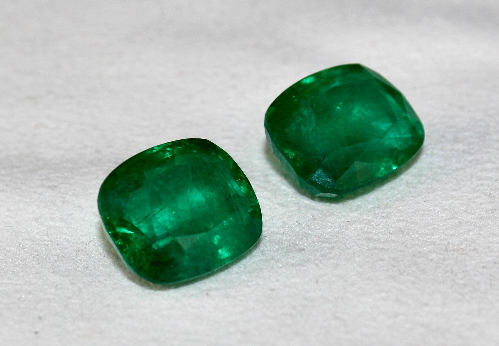 Certified Natural Emerald Cushion 51.81 Ct Loose Gemstone Pair Design Earring