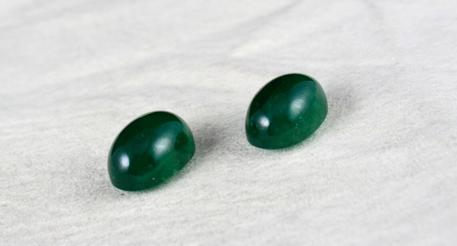 NATURAL ZAMBIAN EMERALD OVAL CABOCHON 44.32 CTS LOOSE GEMSTONE EARRING DESIGNING