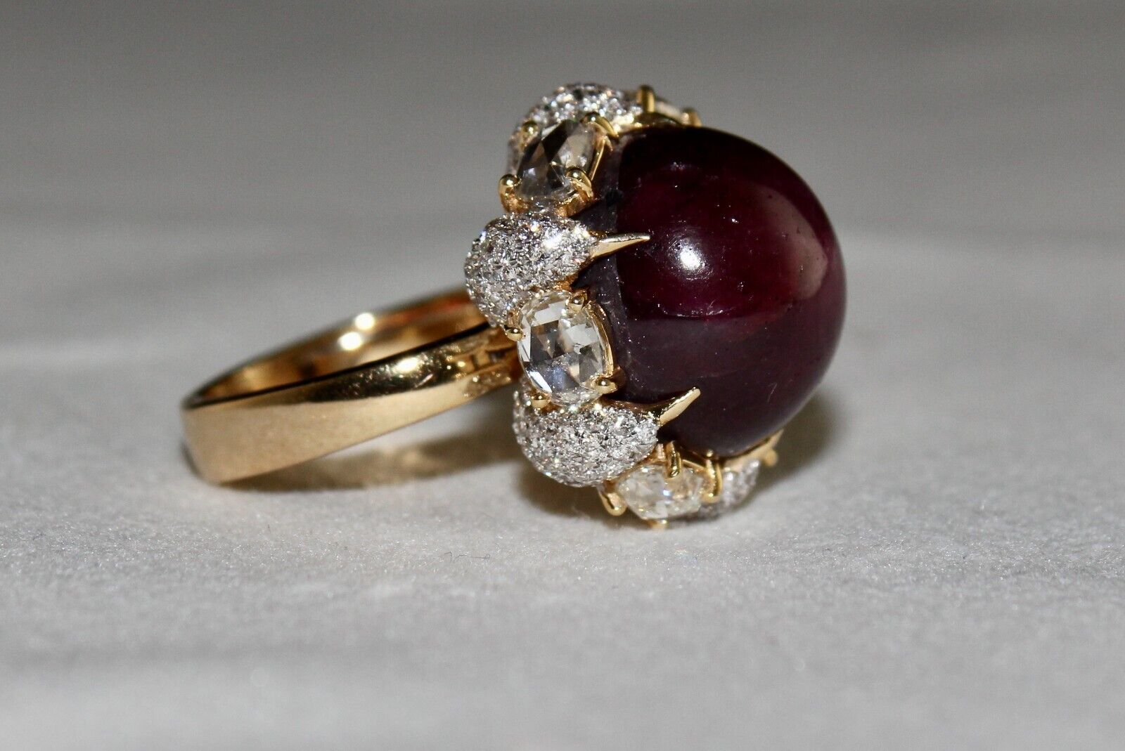 Certified Natural Ruby Star 36.57 Ct Cab Fancy Diamond 18K Gold Cocktail Ring