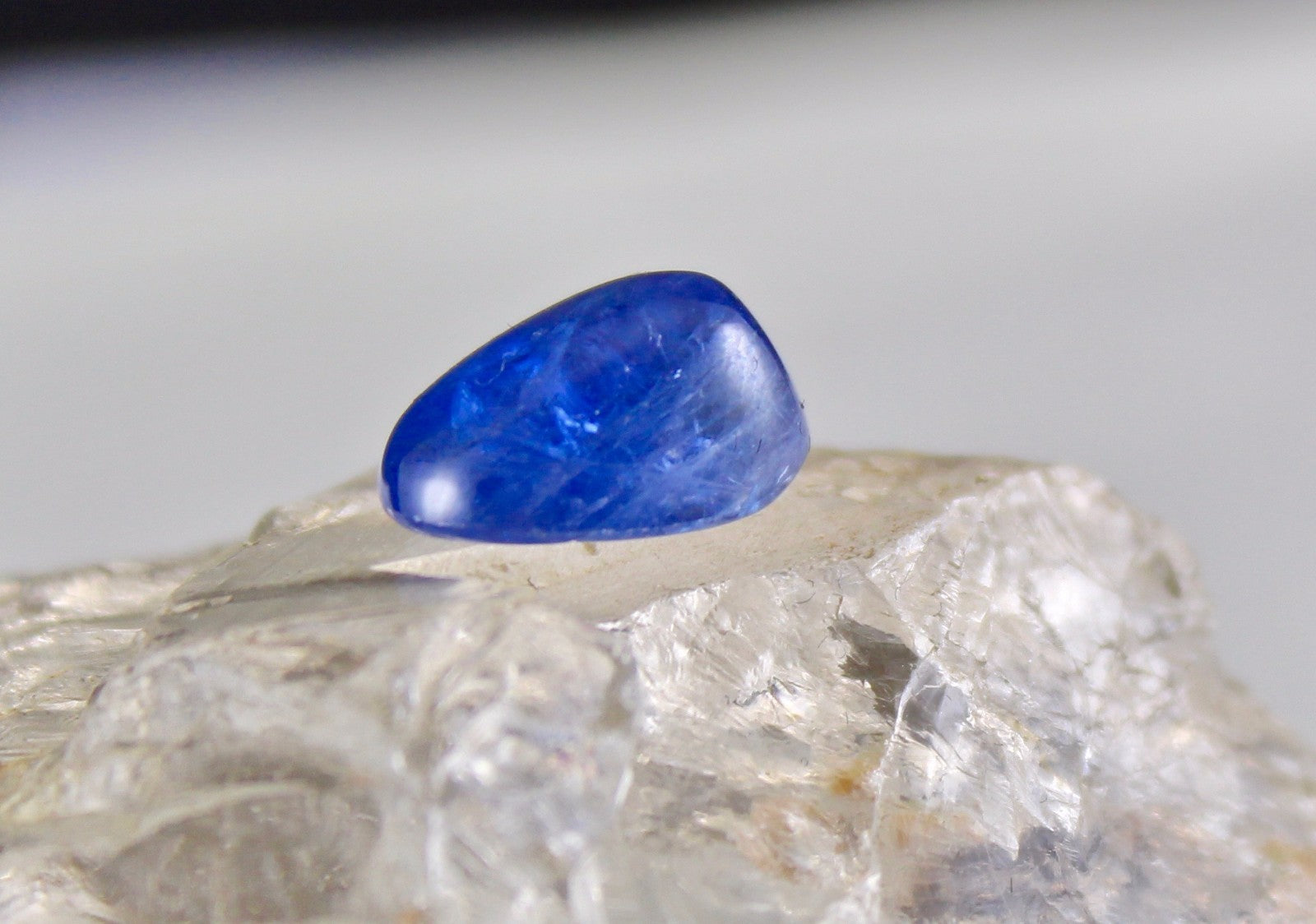 Certified Natural 8.83 Ct Blue Sapphire Oval Cabochon Gemstone For Ring/pendant