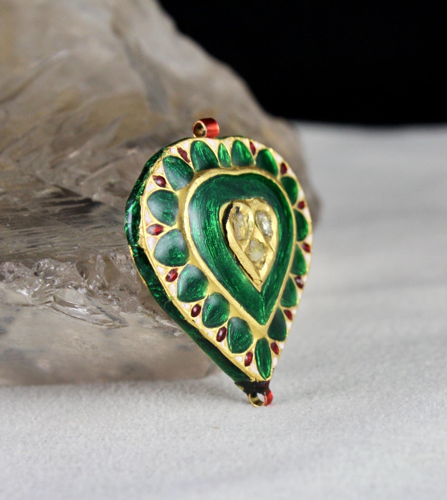 Certified Antique Green Jadau Natural Diamond 62.75ct Indian 22k Gold Pendant