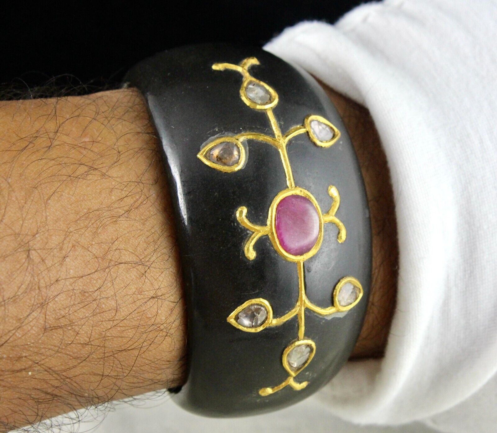 NATURAL BLACK JADE MUGHAL JADAU BRACELET BANGLE STUDDED IN RUBY DIAMOND 22K GOLD