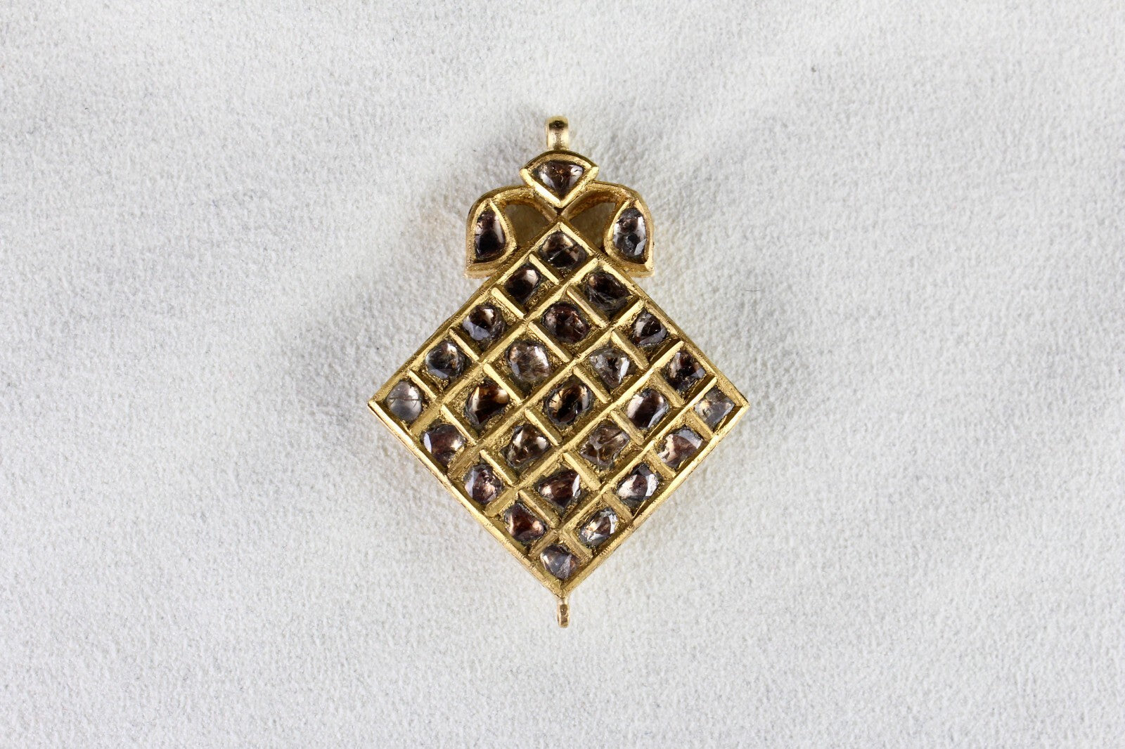 Certified Museum Old Jadau Natural Diamond 10ct 22k Gold Carved Pendant