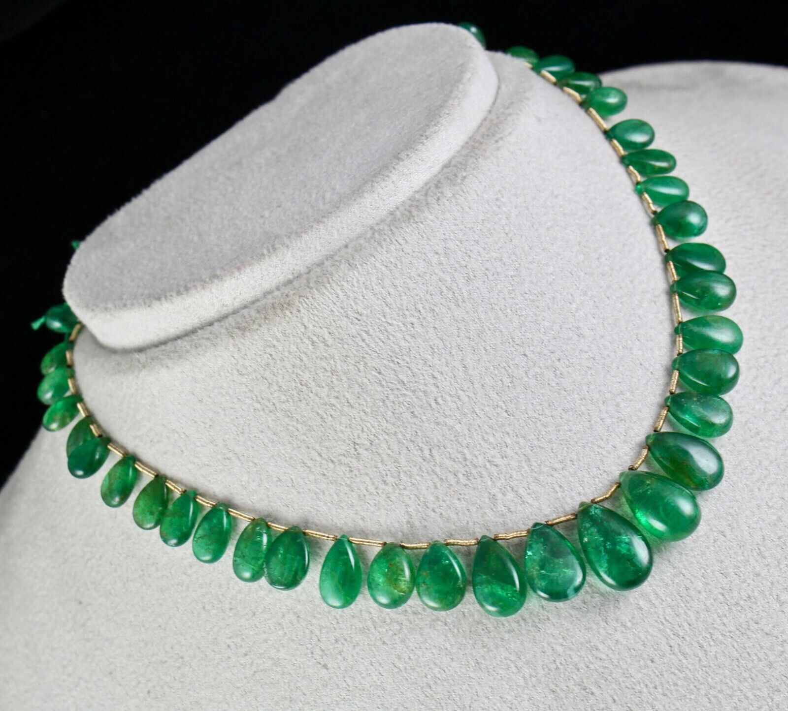 Natural Zambia Emerald Teardrop 35 Pc 83.20 Ct Gemstone Hanging Necklace