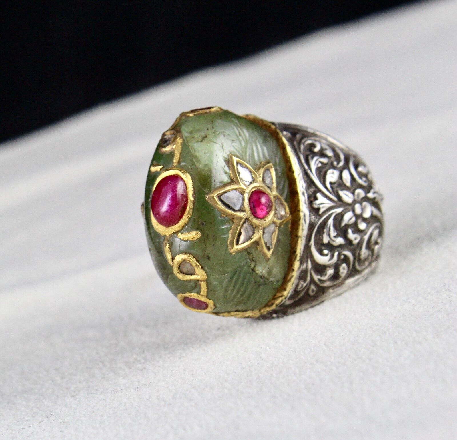 ANTIQUE COLOMBIAN EMERALD CARVED RUBY DIAMOND GOLD JADAU LADIES 925 SILVER RING