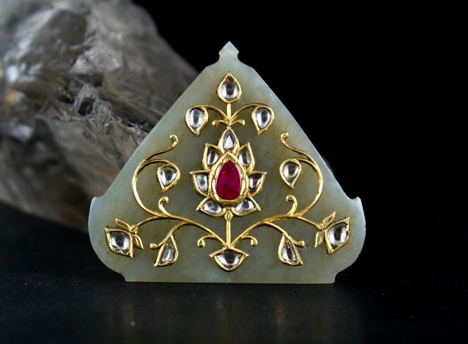 ANTIQUE PERSIAN NEPHRITE JADE FLAT DIAMOND NATURAL RUBY 22K YELLOW GOLD PENDANT