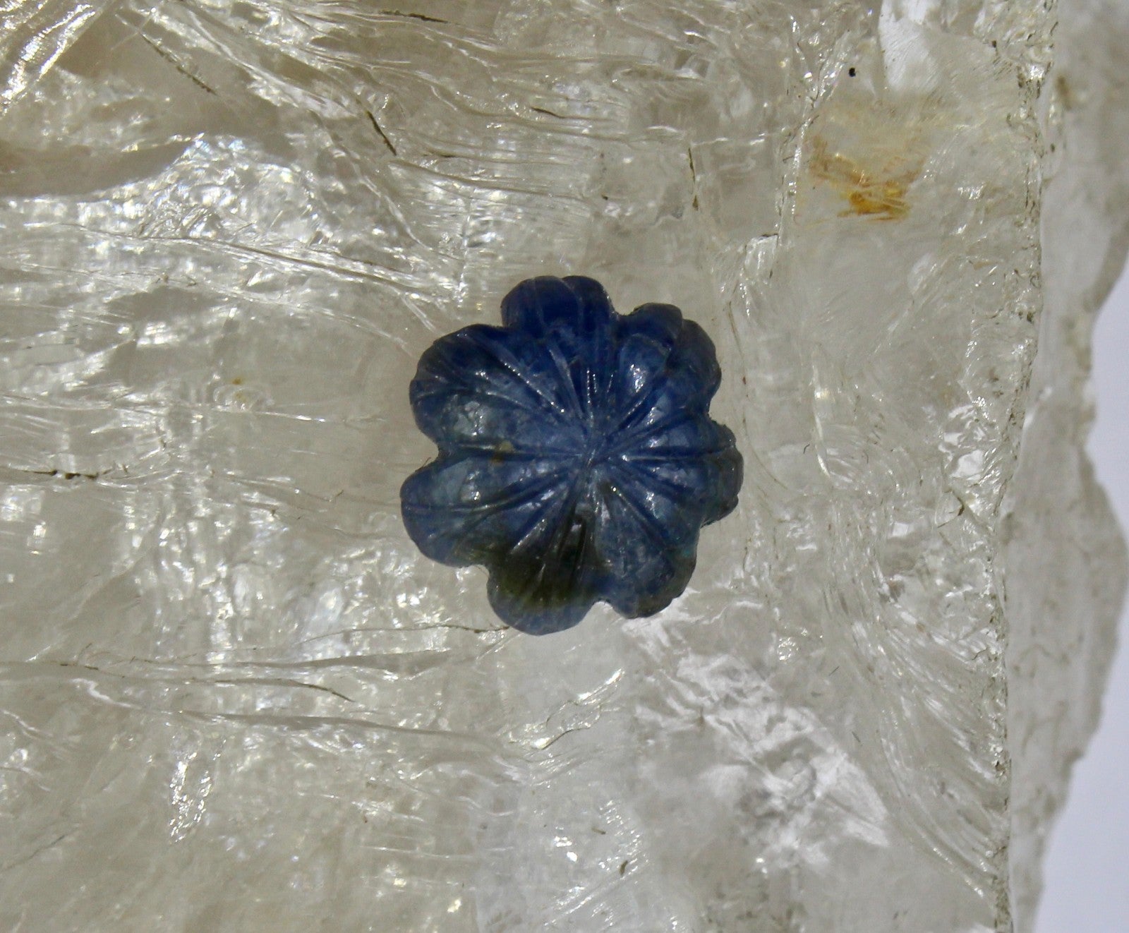 Natural Carved Flower Blue Sapphire Gemstone 5.91 Ct Loose For Ring Or Pendant