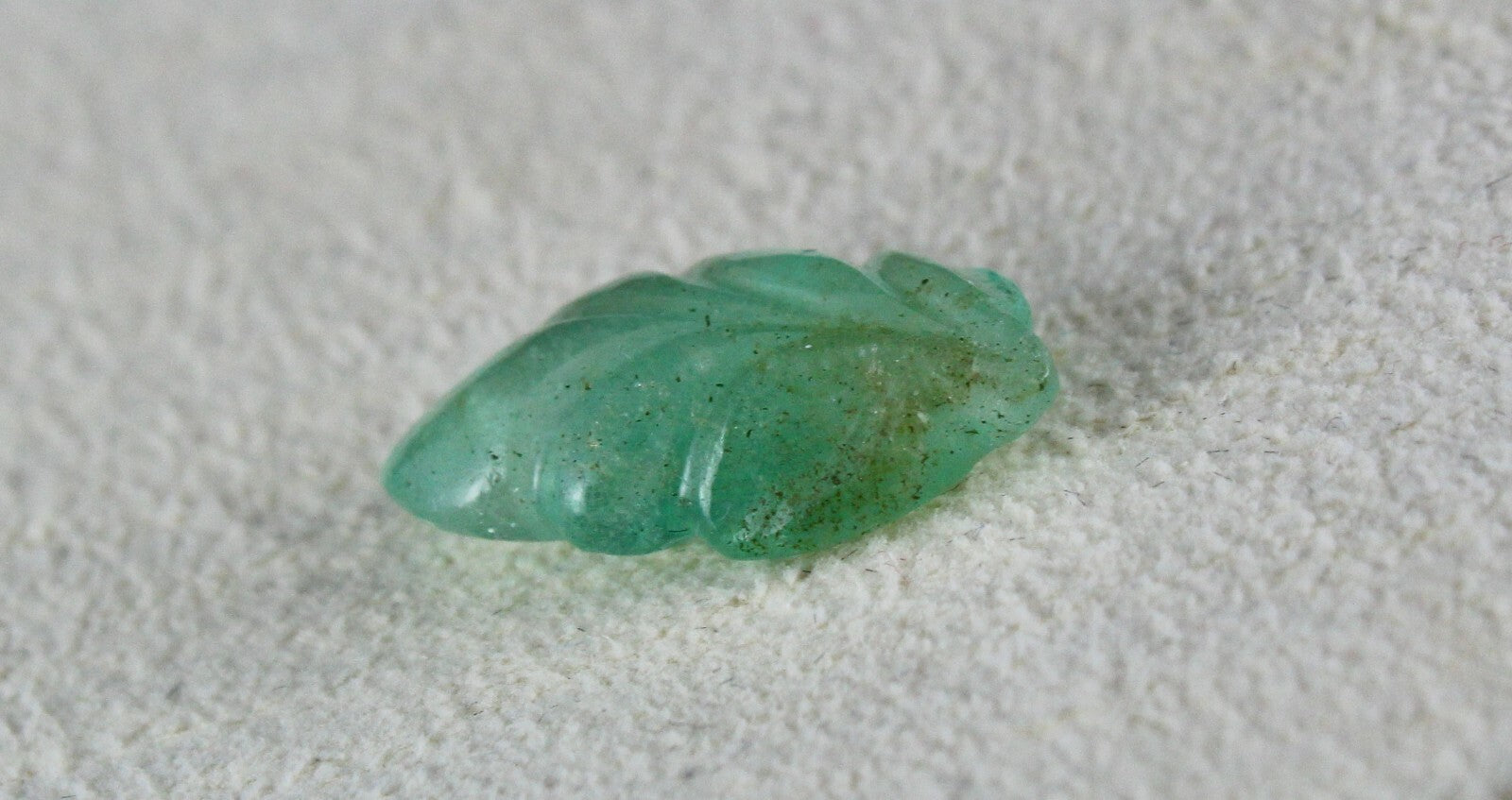 Natural Colombian Emerald Carved Leaf Gemstone Ring Pendant Design 6.06 Ct