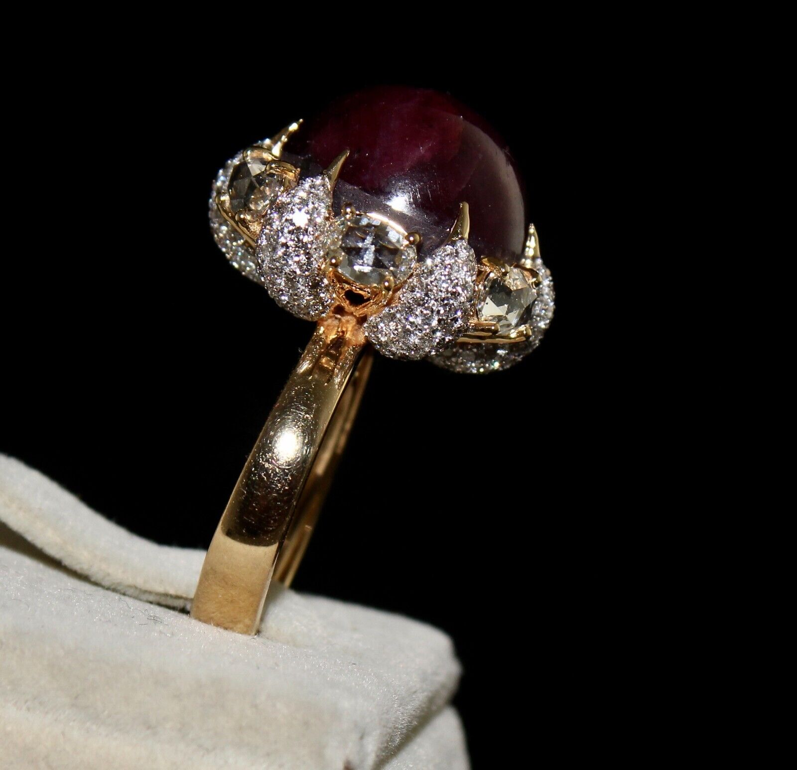 Certified Natural Ruby Star 36.57 Ct Cab Fancy Diamond 18K Gold Cocktail Ring