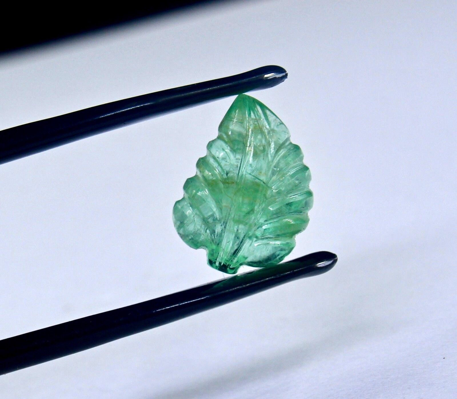 NATURAL COLOMBIAN EMERALD CARVED LEAF 5.37 CARATS GEMSTONE FOR RING PENDANT