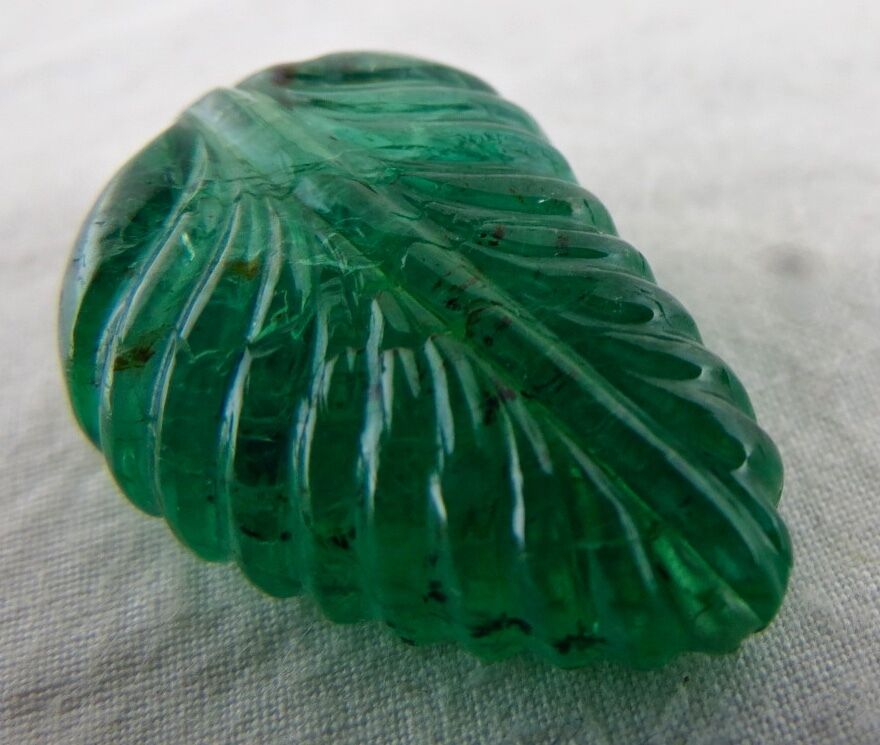 GTL CERTIFIED NATURAL ZAMBIAN EMERALD CARVED LEAF 31.85 CTS GEMSTONE FOR PENDANT