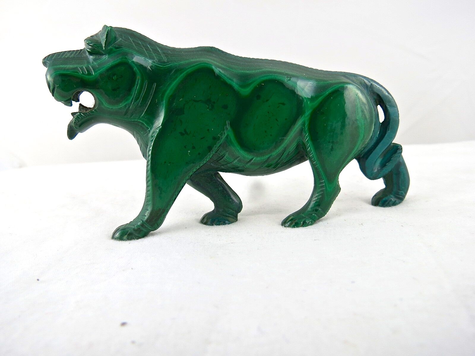 Exclusive Natural Malachite Carved 700 Ct Green Gemstone Lion Statue Home Decor