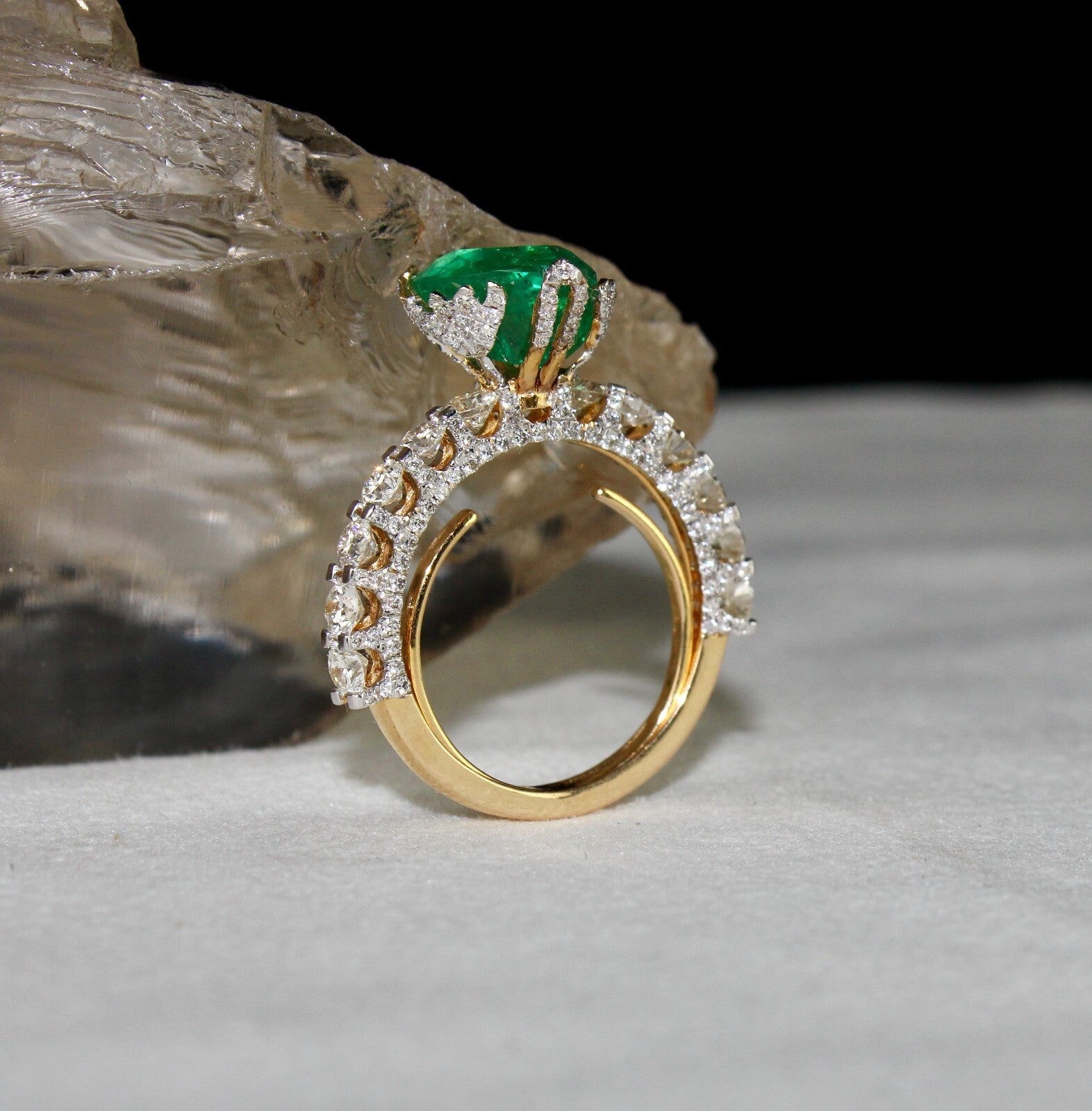 Certified Natural Emerald Heart Cut 27.4ct Diamond 18k Gold Cocktail Ring