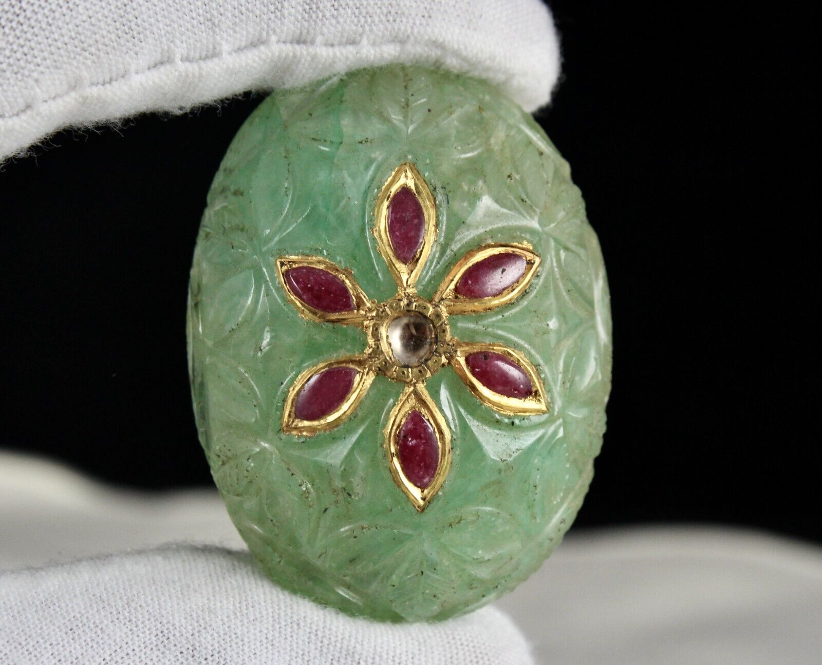 MUGHAL BEST EMERALD QUARTZ CARVED GEMSTONE STUDDED RUBY 22K GOLD PENDANT DESIGN