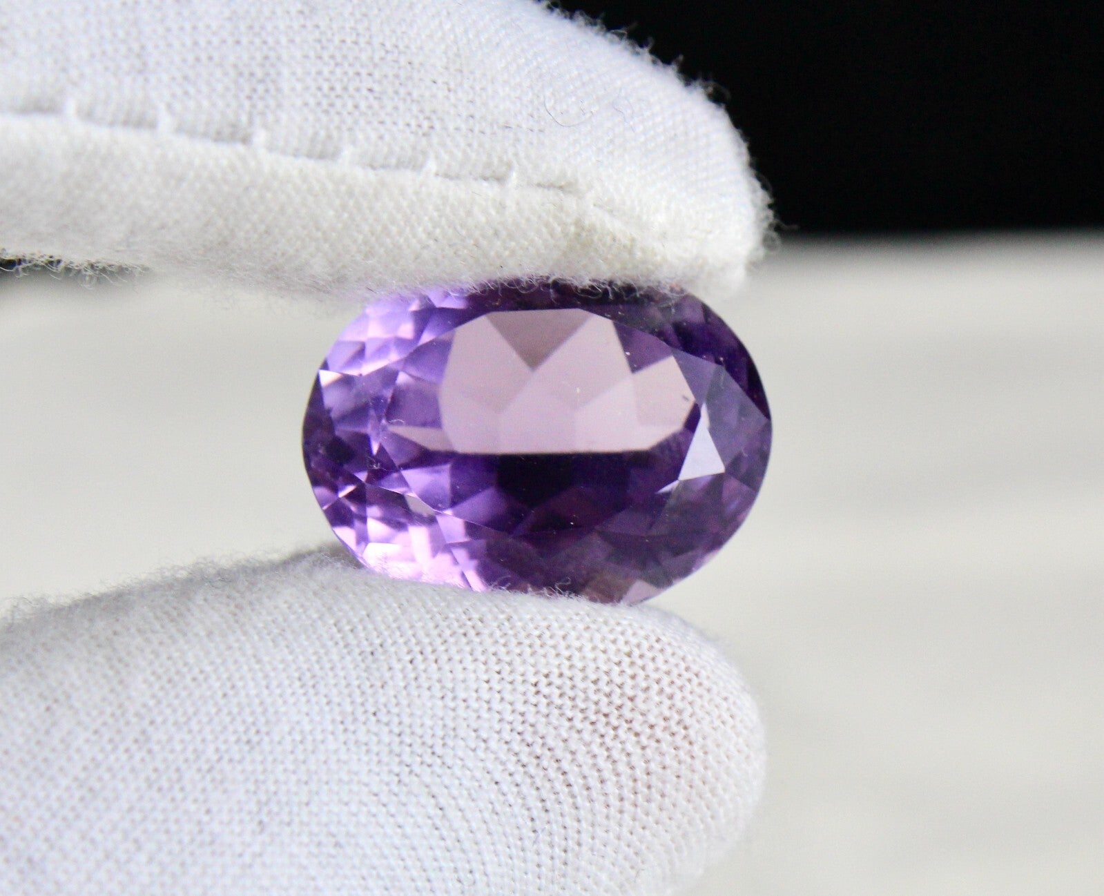 Natural Amethyst Oval Cut 21mm 25.37ct Purple Gemstone For Pendant Ring