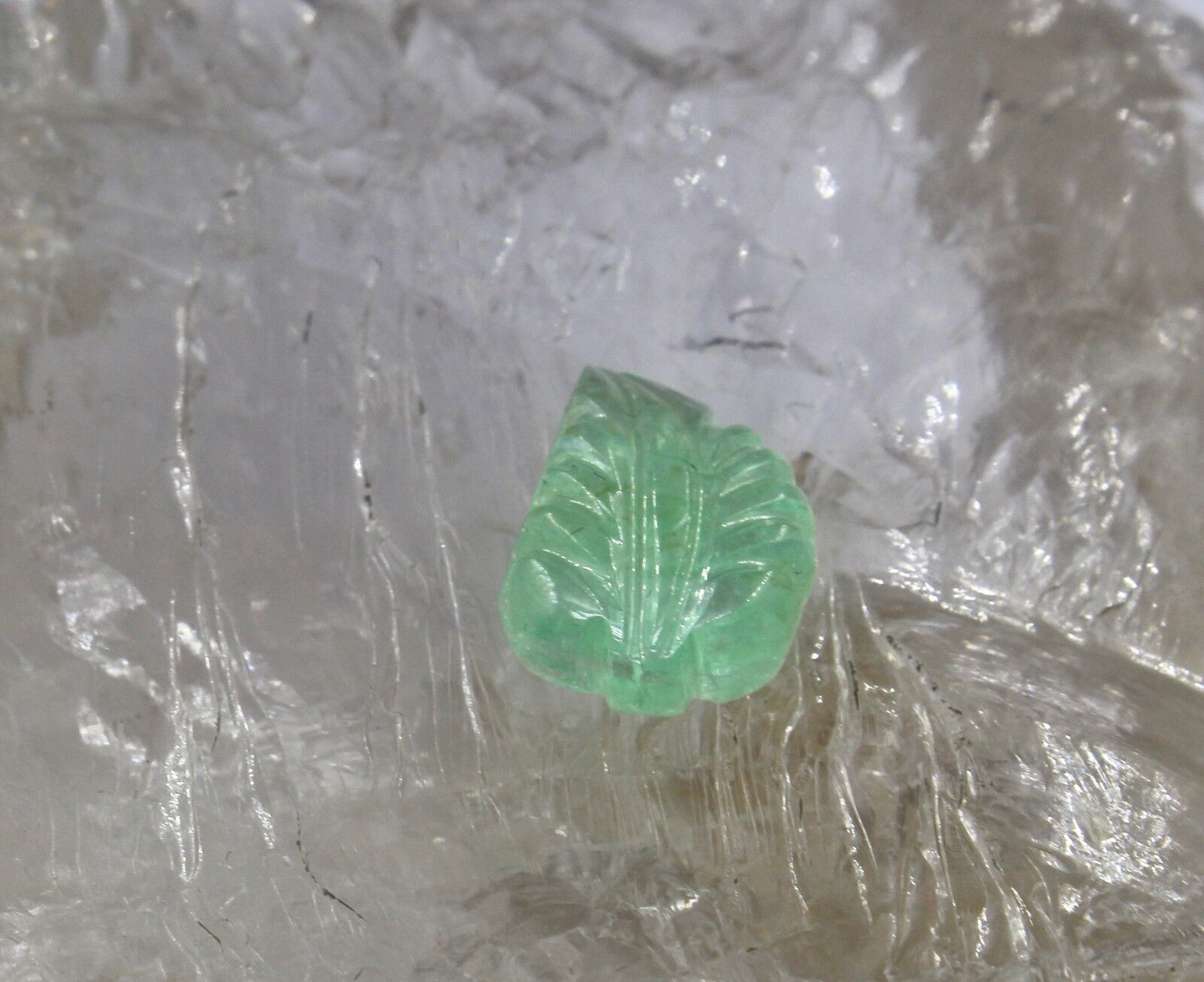 NATURAL COLOMBIAN EMERALD CARVED LEAF 5.37 CARATS GEMSTONE FOR RING PENDANT