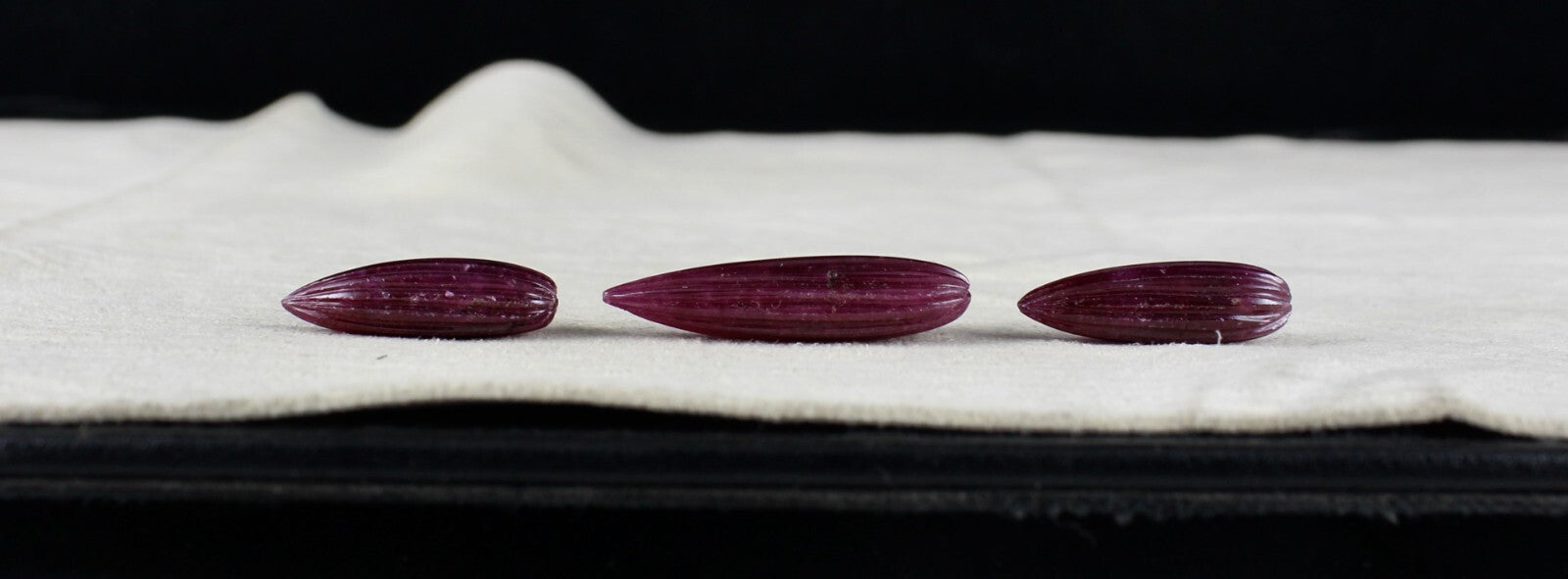 Certified Natural Untreated Ruby Carved 60.35 Ct Gemstone Earrings Pendant Set