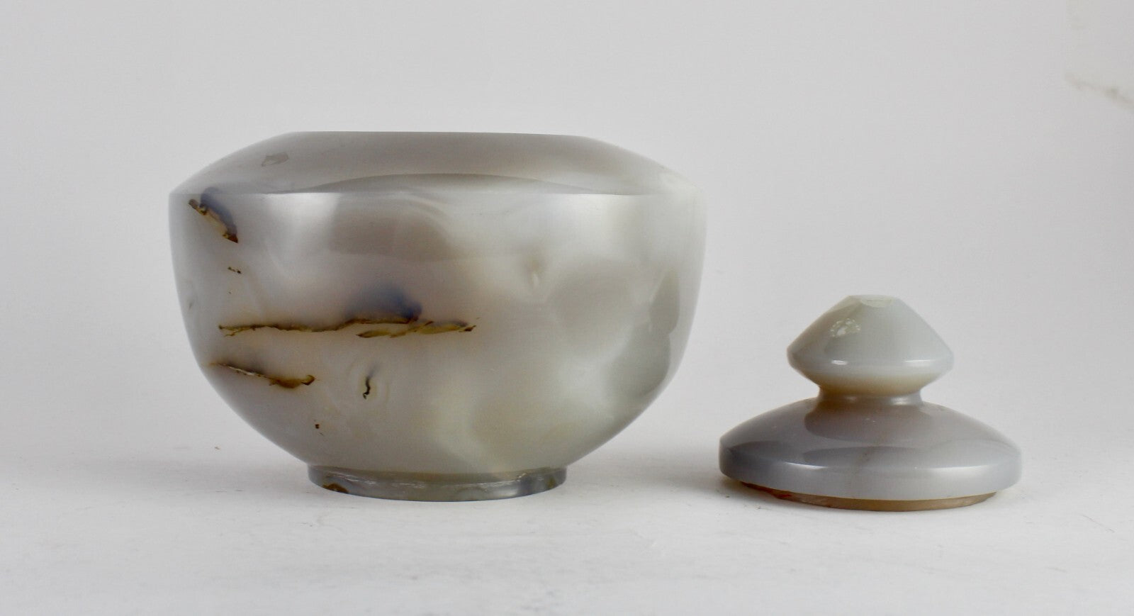 Certified Handcrafted 4.5" Natural Chalcedony 3260ct Carved Pot Home Decor